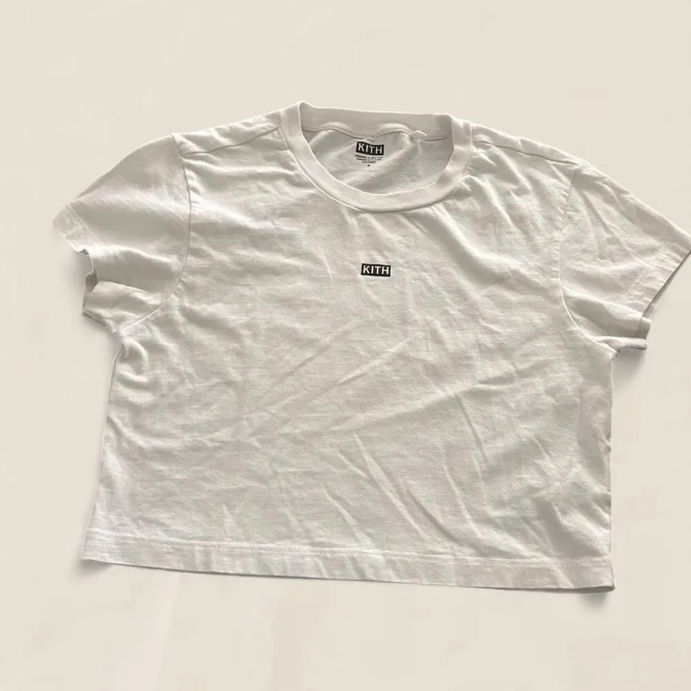 KITH cropped white logo baby tee | small